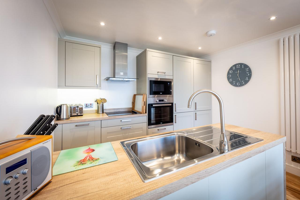 Lochside Villa Staffin Bagian luar foto