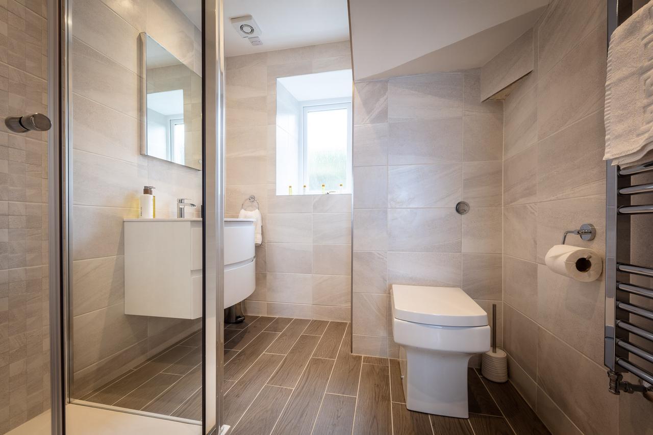 Lochside Villa Staffin Bagian luar foto