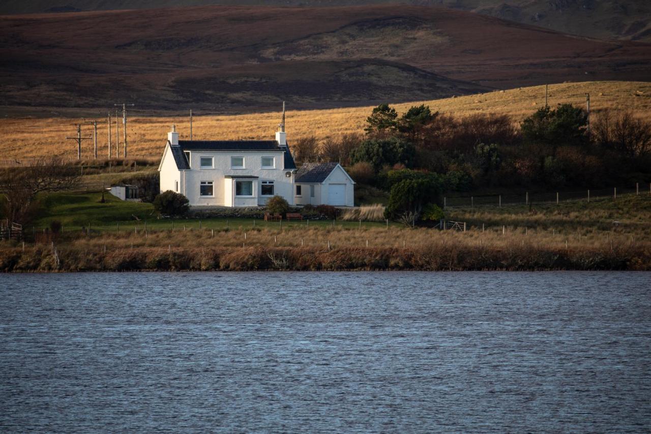 Lochside Villa Staffin Bagian luar foto