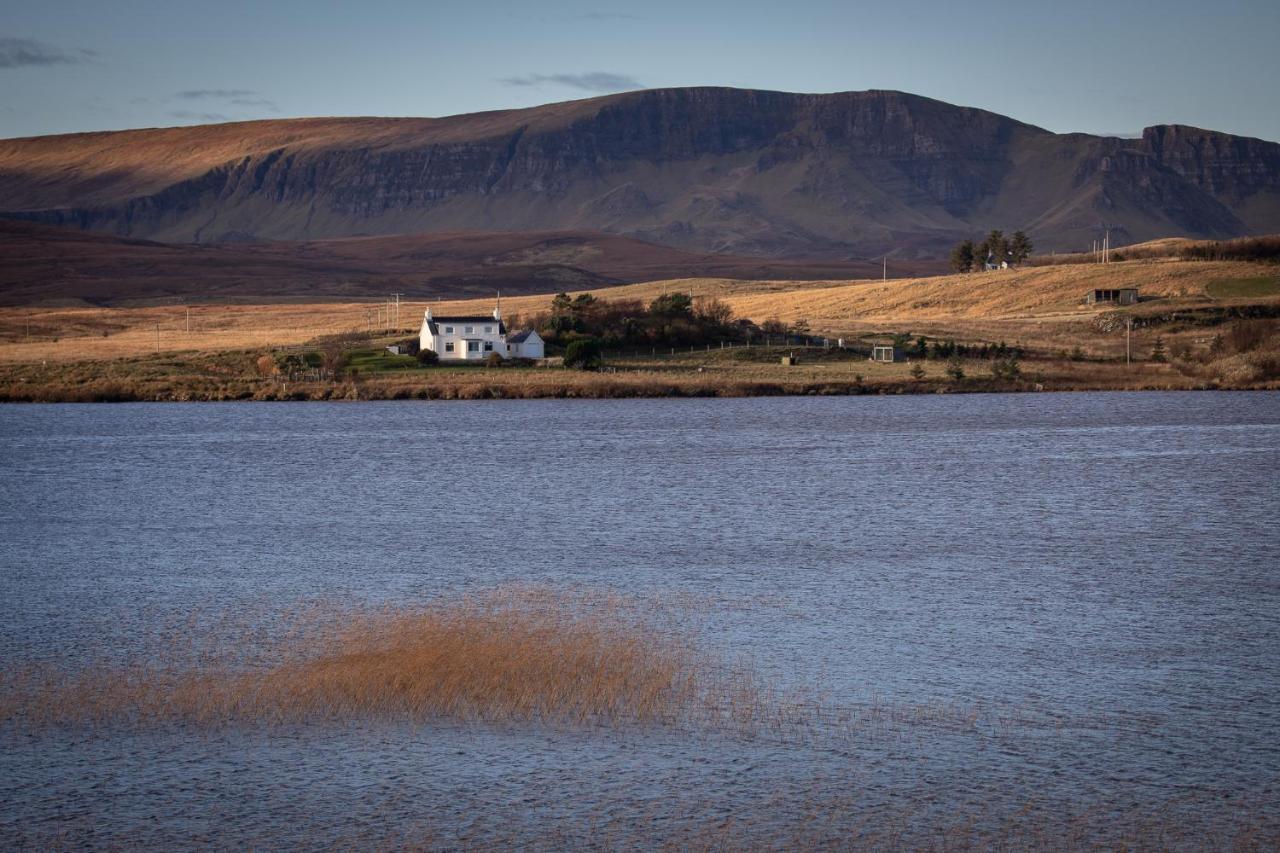 Lochside Villa Staffin Bagian luar foto